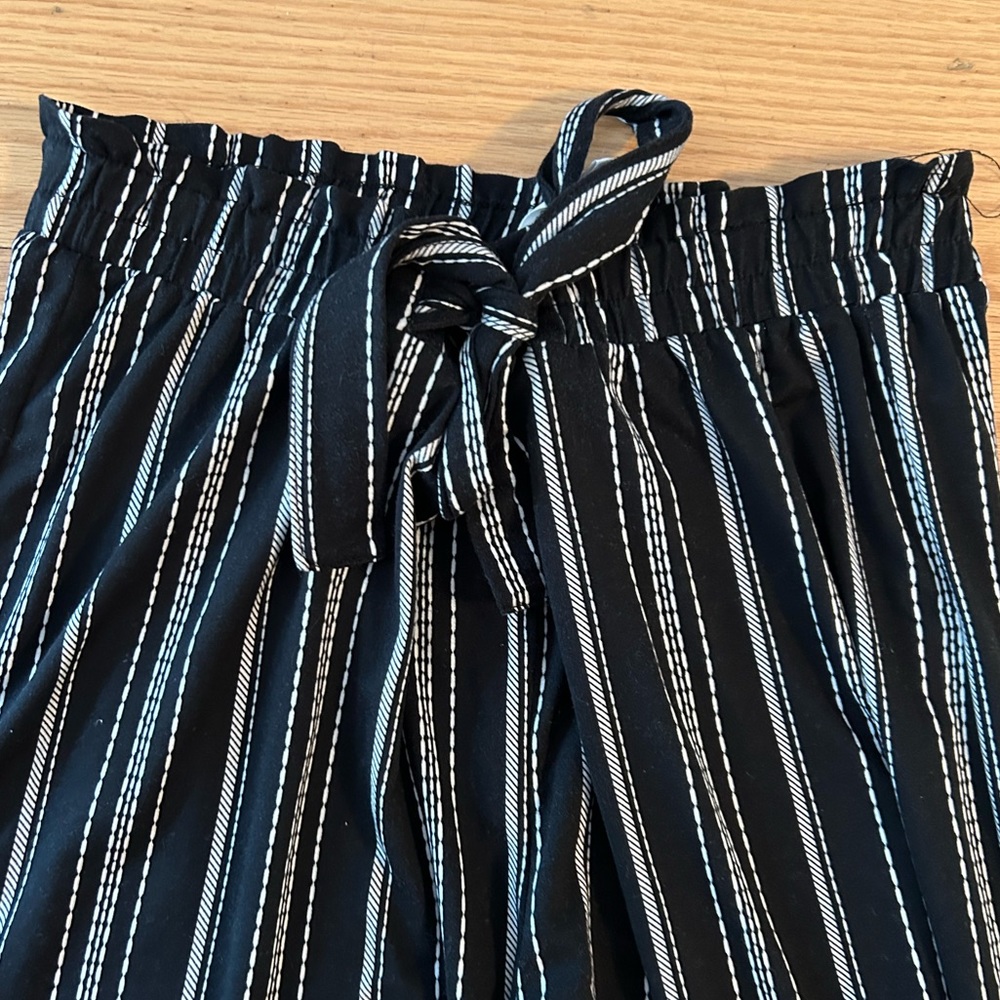 Beautiful Dress Pants - Picture 2 of 3
